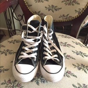 Converse High Tops / Chuck Taylors